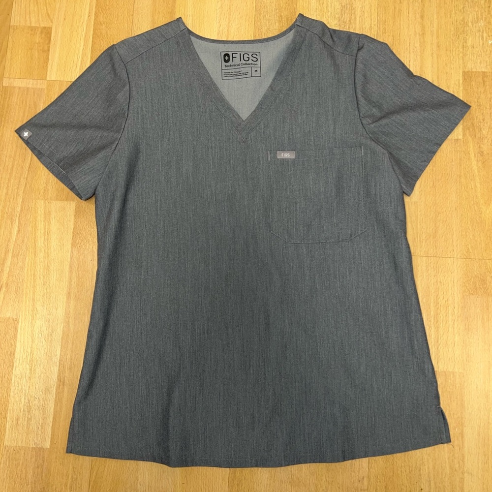 FIGS Catarina one-pocket scrub top